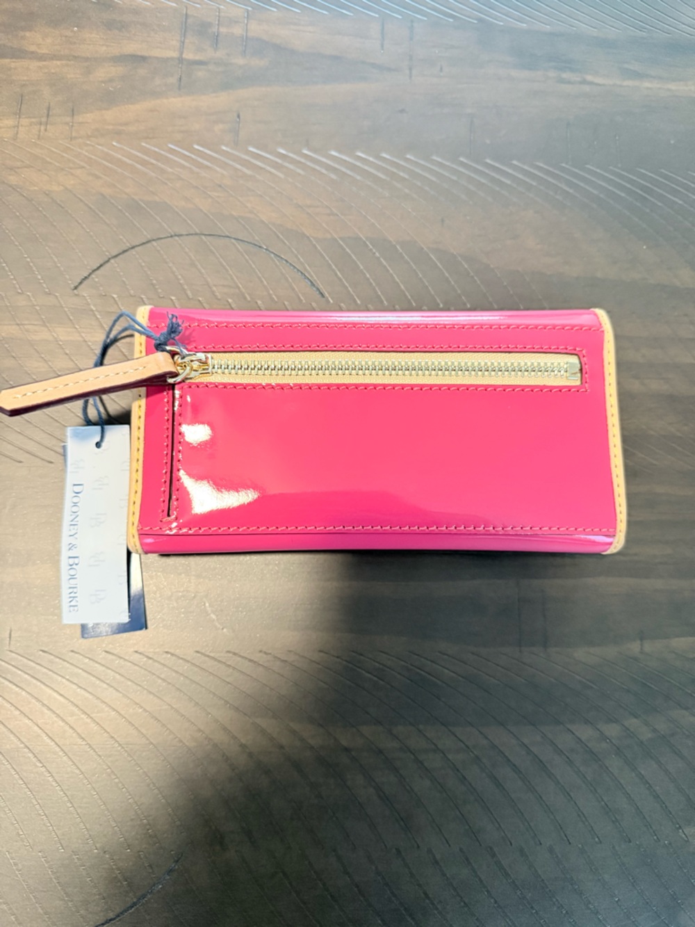 Spring Delight!! NWT - Dooney & Bourke Pink Patent Leather Continental Clutch - Picture 3 of 8